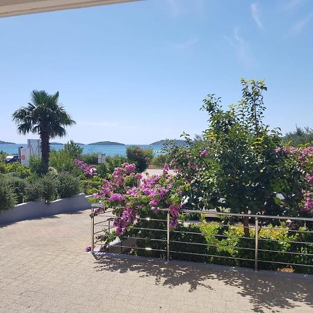 Apartment Maslina Šibenik Exterior foto