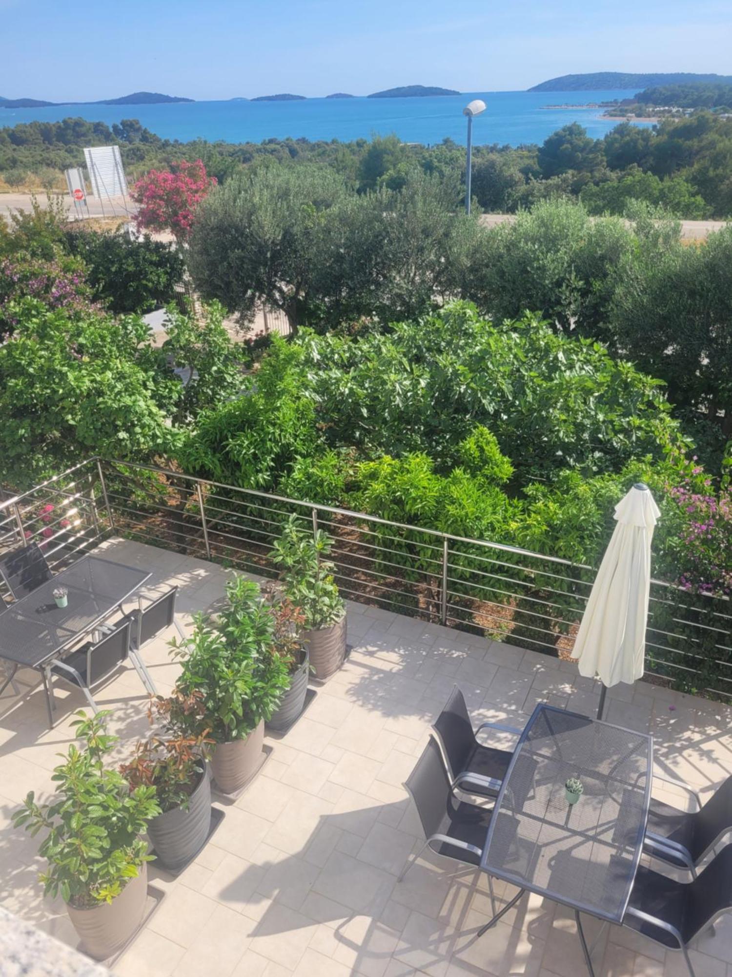 Apartment Maslina Šibenik Exterior foto