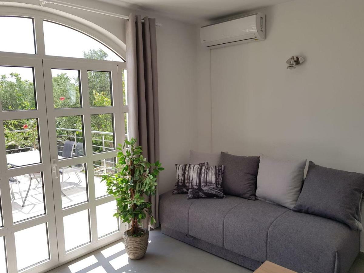 Apartment Maslina Šibenik Exterior foto