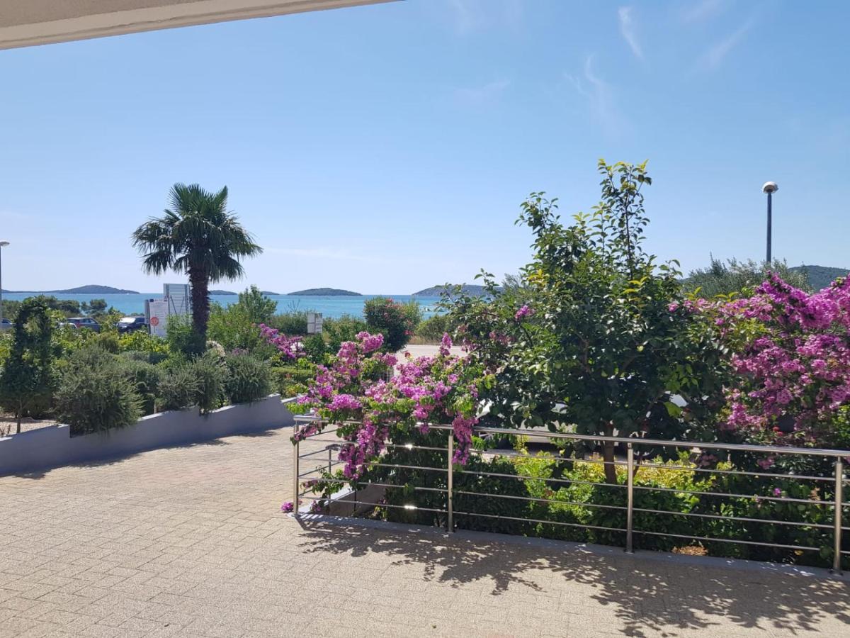 Apartment Maslina Šibenik Exterior foto